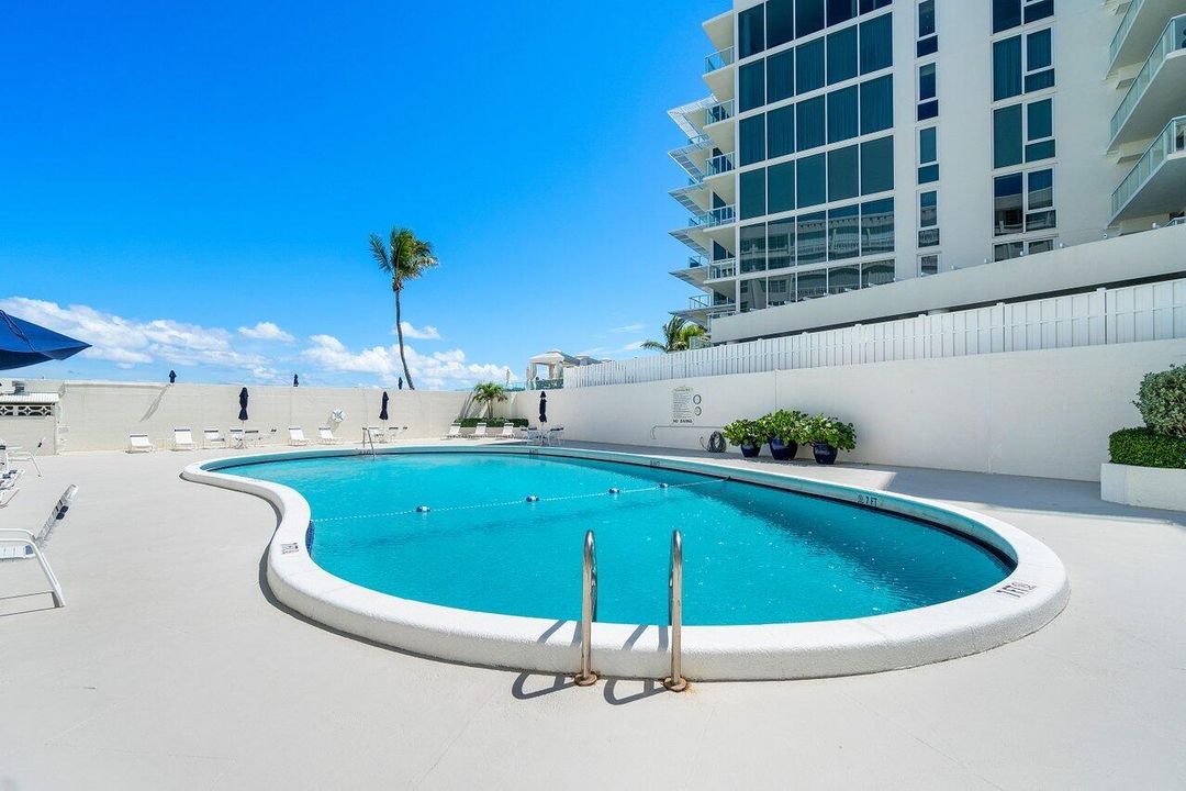 Active With Contract: $4,200 (1 beds, 1 baths, 800 Square Feet)