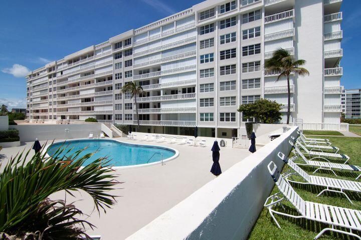 Active With Contract: $4,200 (1 beds, 1 baths, 800 Square Feet)