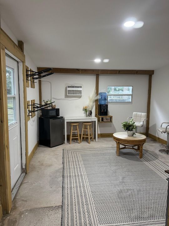 出租: $13,850 (4 贝兹, 2 浴室, 1560 平方英尺)