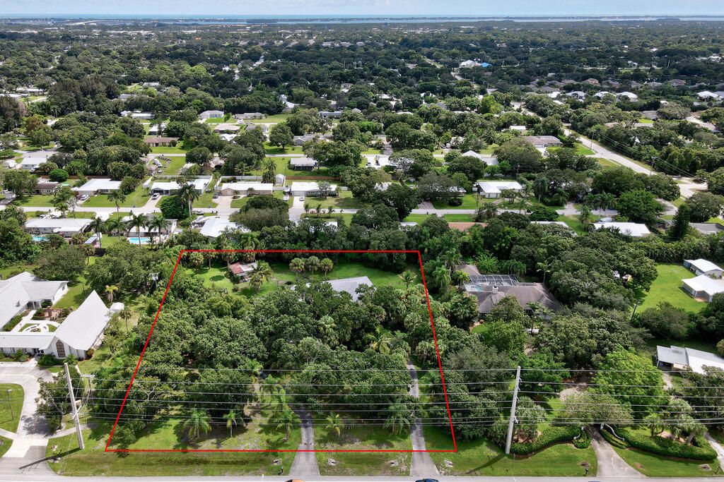 Active With Contract: $479,000 (4 beds, 2 baths, 2214 Square Feet)