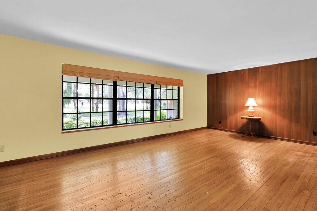 Active With Contract: $479,000 (4 beds, 2 baths, 2214 Square Feet)