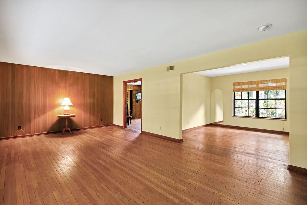 Active With Contract: $479,000 (4 beds, 2 baths, 2214 Square Feet)