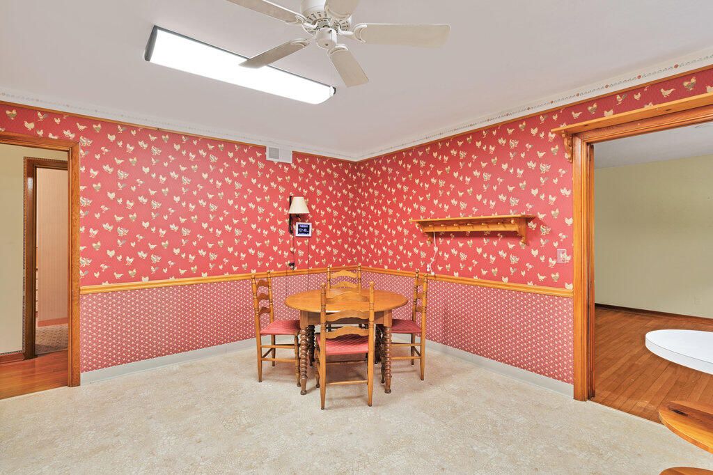 Active With Contract: $479,000 (4 beds, 2 baths, 2214 Square Feet)