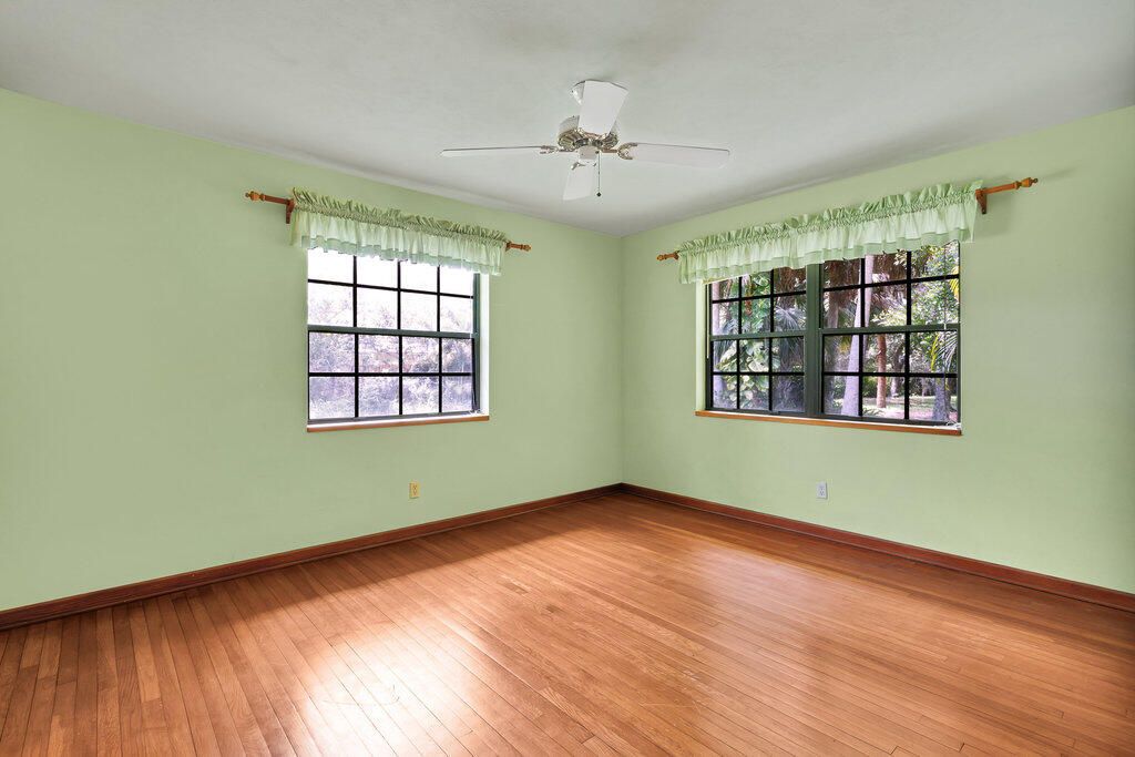 Active With Contract: $479,000 (4 beds, 2 baths, 2214 Square Feet)