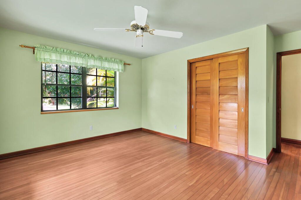 Active With Contract: $479,000 (4 beds, 2 baths, 2214 Square Feet)