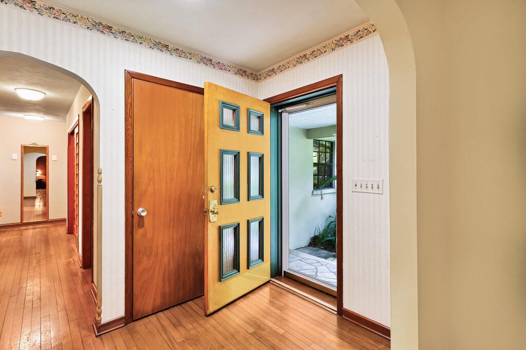 Active With Contract: $479,000 (4 beds, 2 baths, 2214 Square Feet)