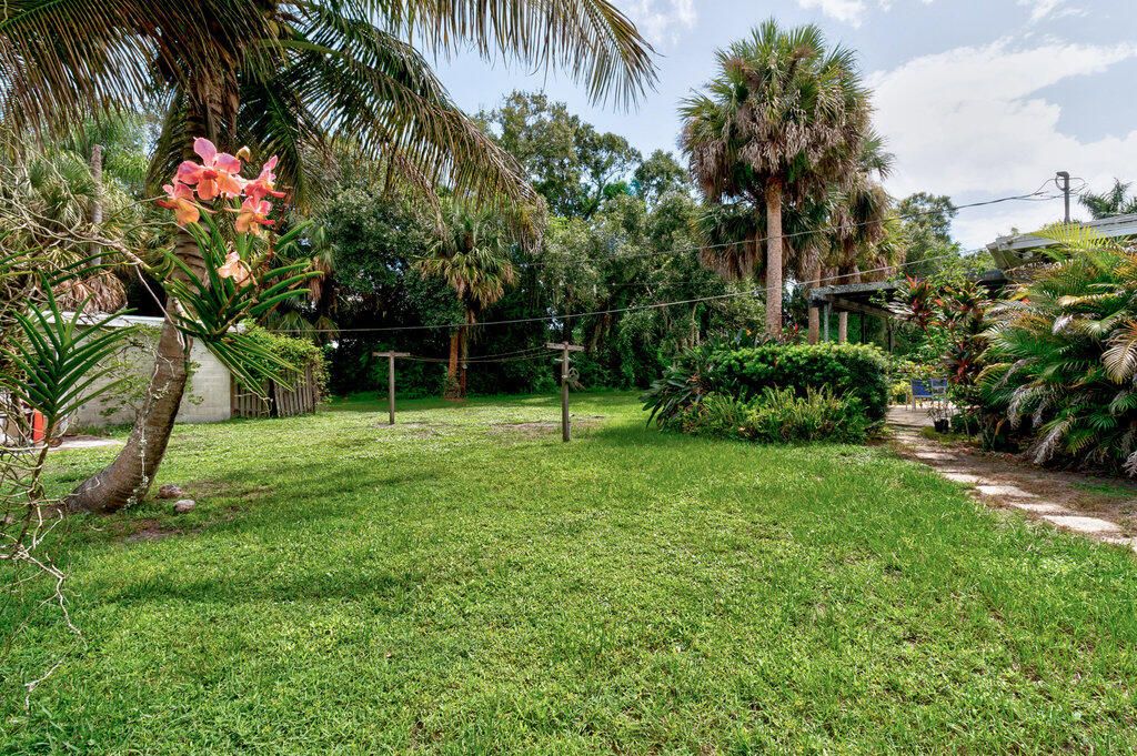 Active With Contract: $479,000 (4 beds, 2 baths, 2214 Square Feet)