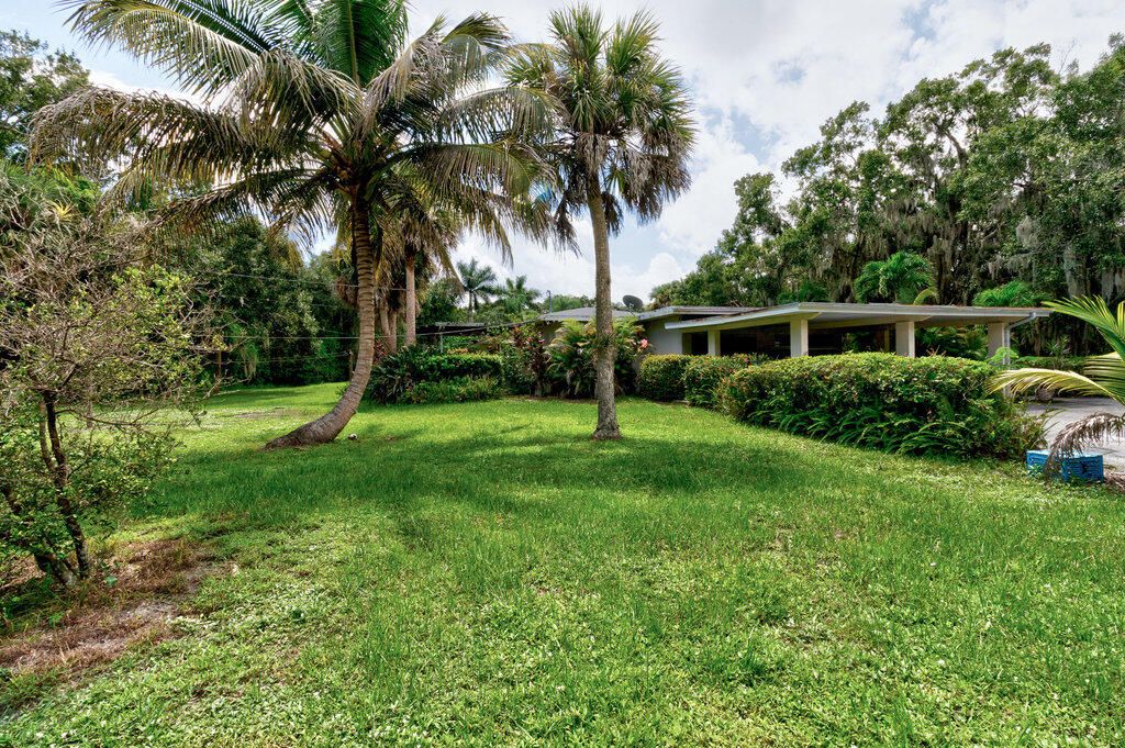 Active With Contract: $479,000 (4 beds, 2 baths, 2214 Square Feet)