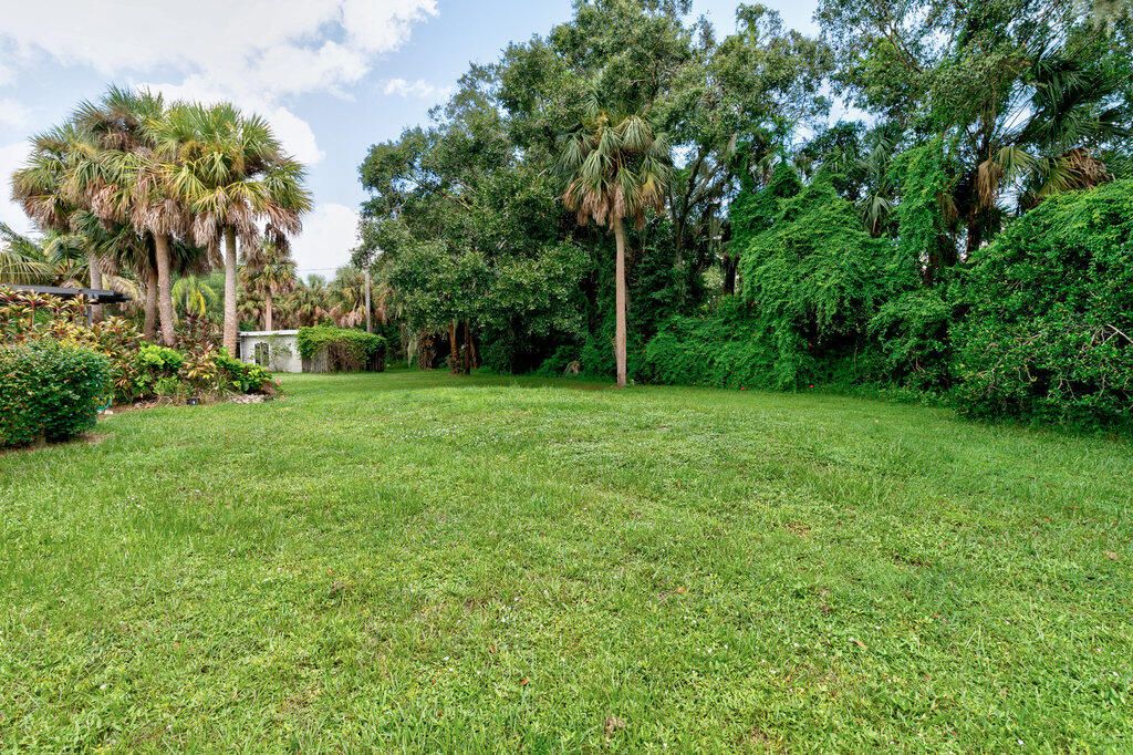 Active With Contract: $479,000 (4 beds, 2 baths, 2214 Square Feet)