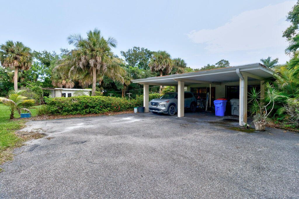 Active With Contract: $479,000 (4 beds, 2 baths, 2214 Square Feet)