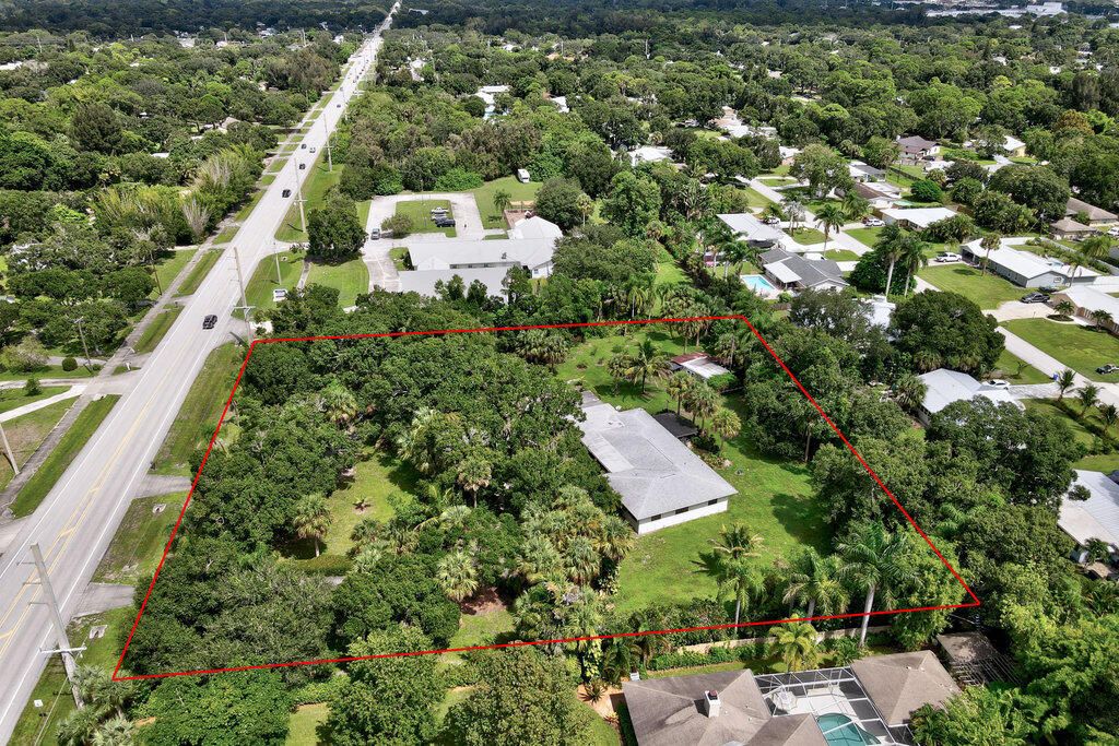 Active With Contract: $479,000 (4 beds, 2 baths, 2214 Square Feet)