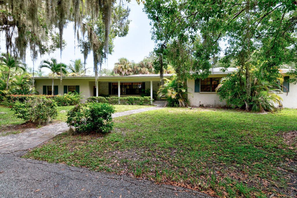 Active With Contract: $479,000 (4 beds, 2 baths, 2214 Square Feet)