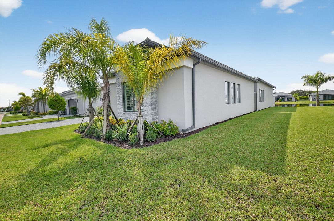 For Sale: $1,845,000 (3 beds, 3 baths, 3255 Square Feet)