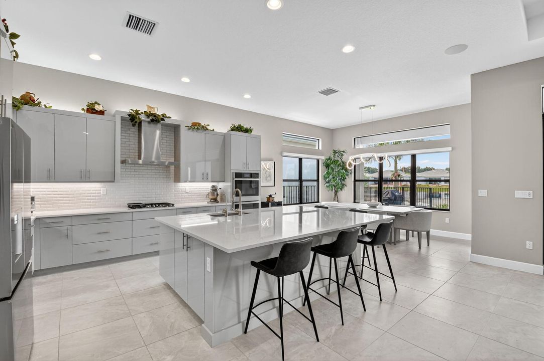 For Sale: $1,845,000 (3 beds, 3 baths, 3255 Square Feet)