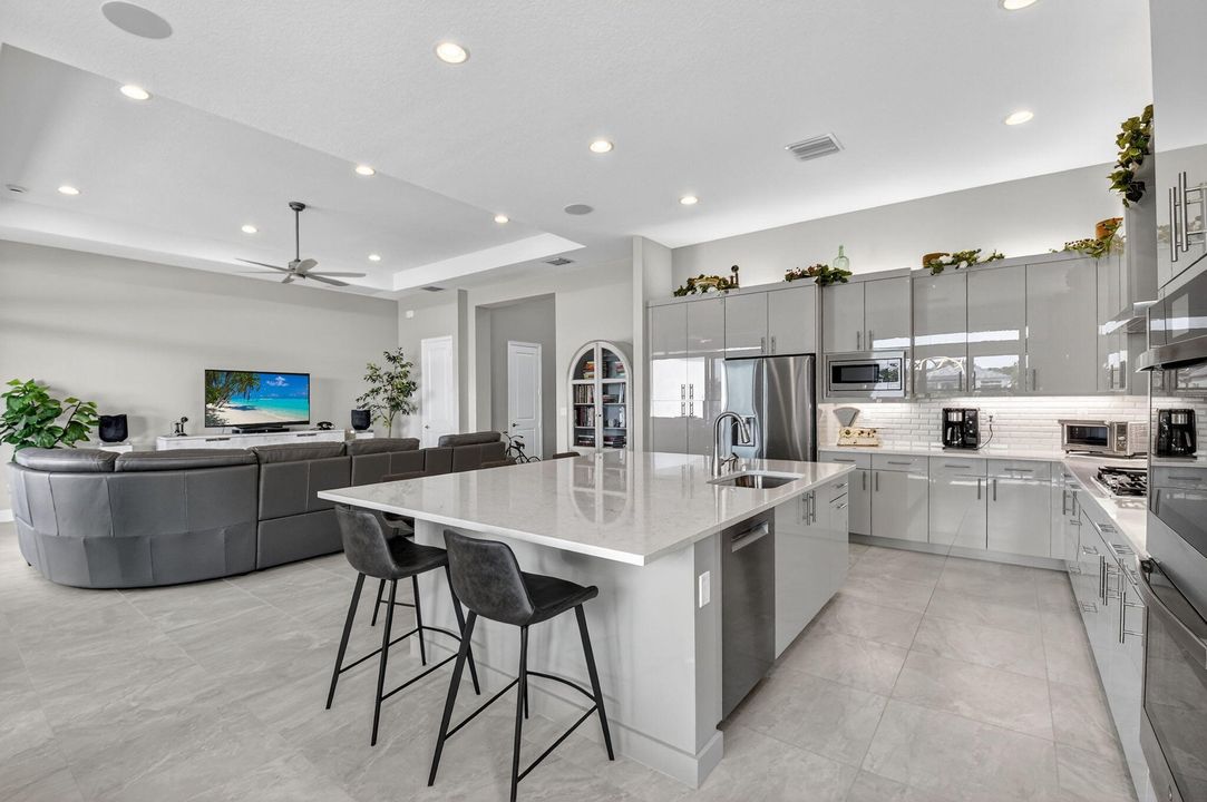 For Sale: $1,845,000 (3 beds, 3 baths, 3255 Square Feet)