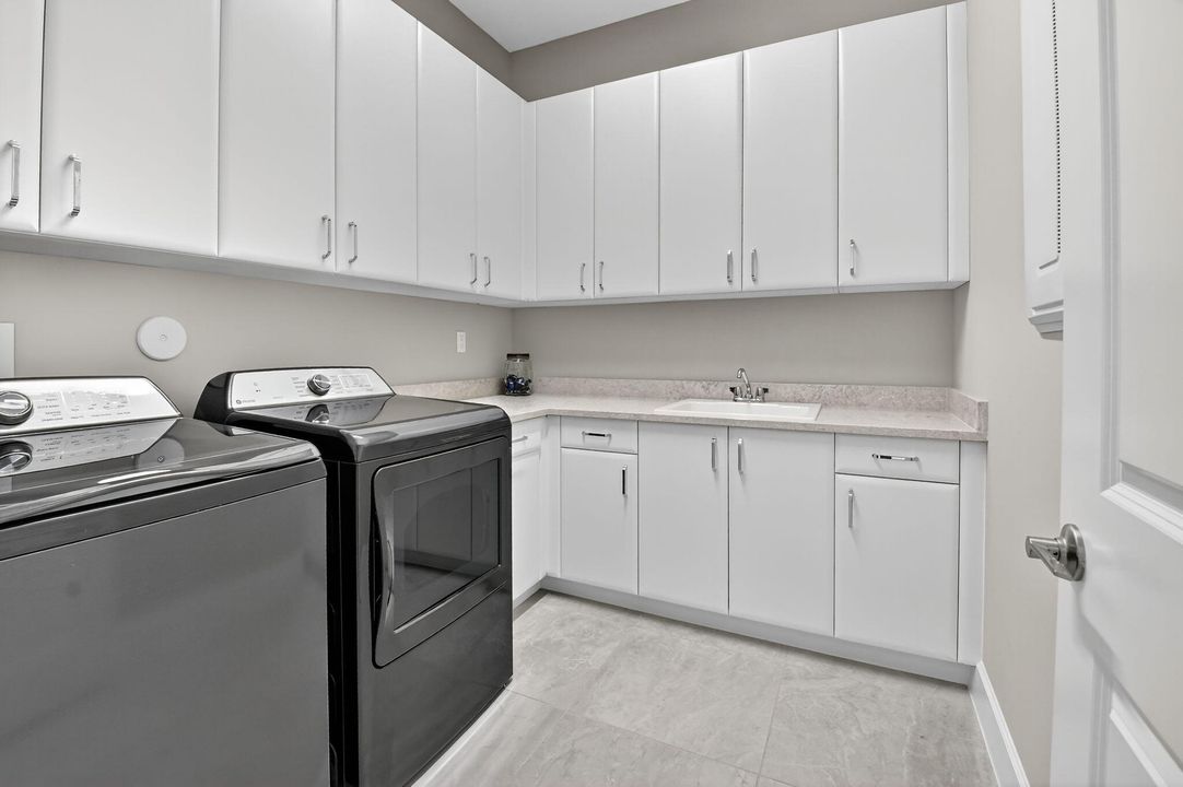 For Sale: $1,845,000 (3 beds, 3 baths, 3255 Square Feet)