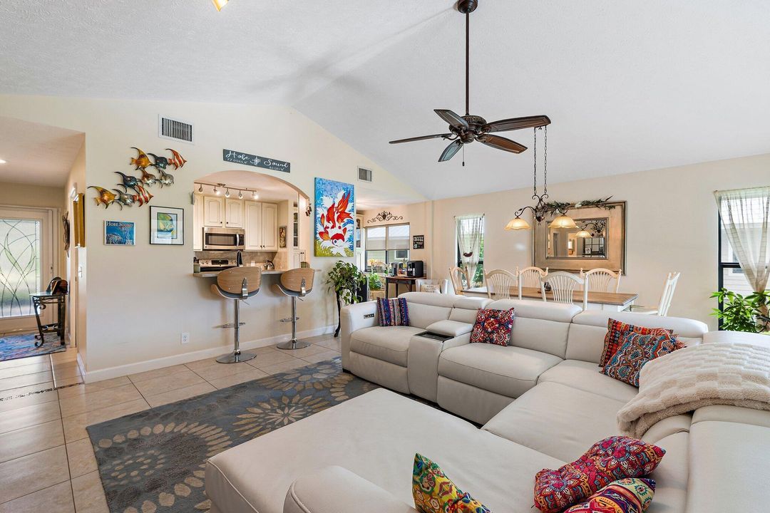 На продажу: $469,000 (2 спален, 2 ванн, 1617 Квадратных фут)