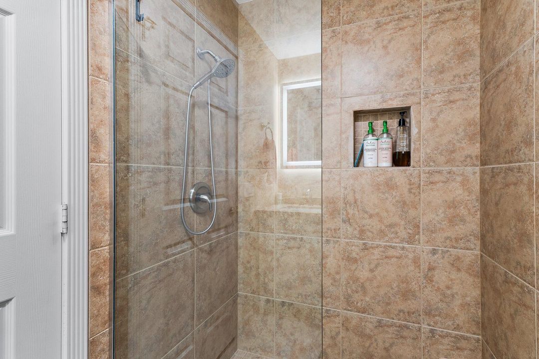 На продажу: $469,000 (2 спален, 2 ванн, 1617 Квадратных фут)