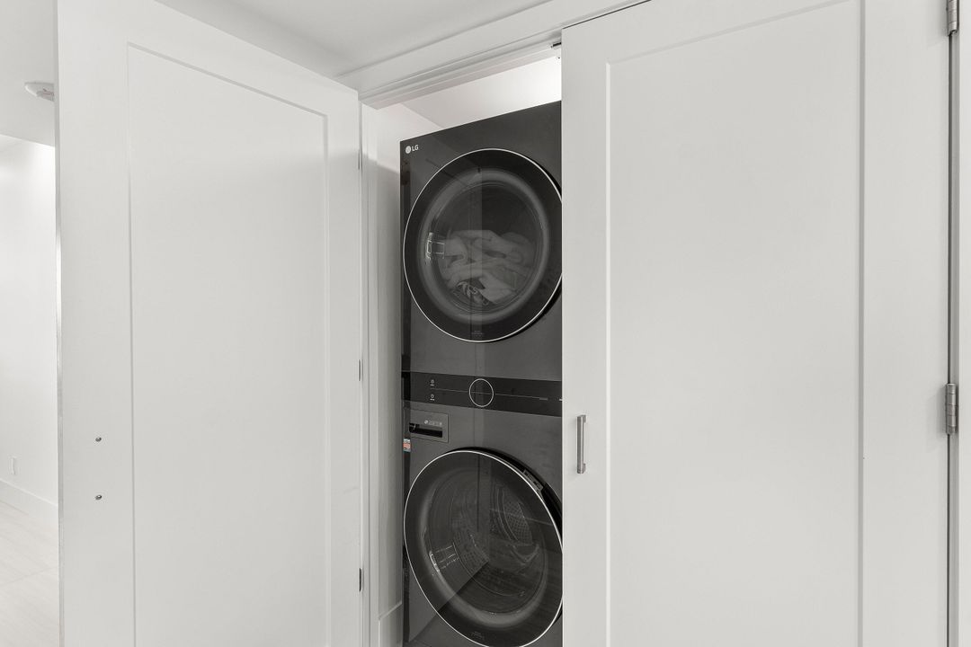 Под контрактом: $10,000 (2 спален, 2 ванн, 1500 Квадратных фут)