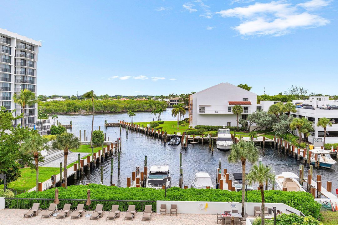 Под контрактом: $10,000 (2 спален, 2 ванн, 1500 Квадратных фут)