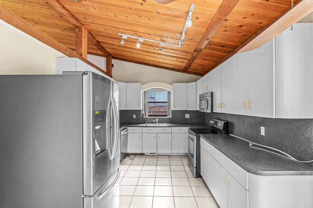 Active With Contract: $1,250,000 (4 beds, 2 baths, 2497 Square Feet)