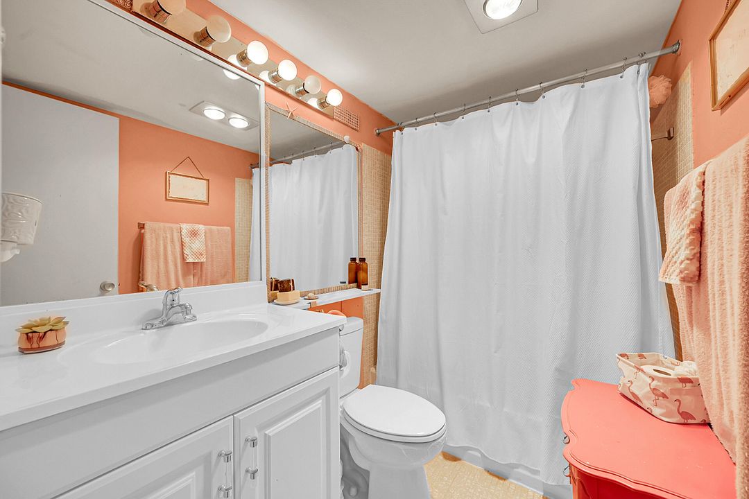 For Sale: $69,500 (1 beds, 1 baths, 570 Square Feet)