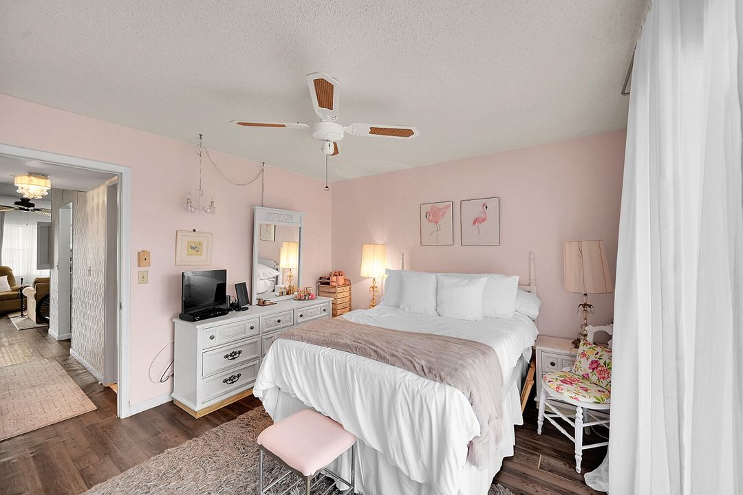 For Sale: $69,500 (1 beds, 1 baths, 570 Square Feet)