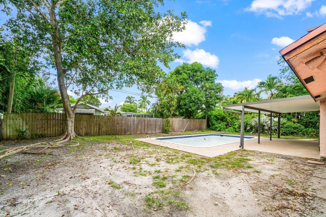 Active With Contract: $1,250,000 (4 beds, 2 baths, 2497 Square Feet)