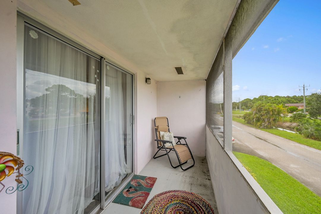 For Sale: $69,500 (1 beds, 1 baths, 570 Square Feet)