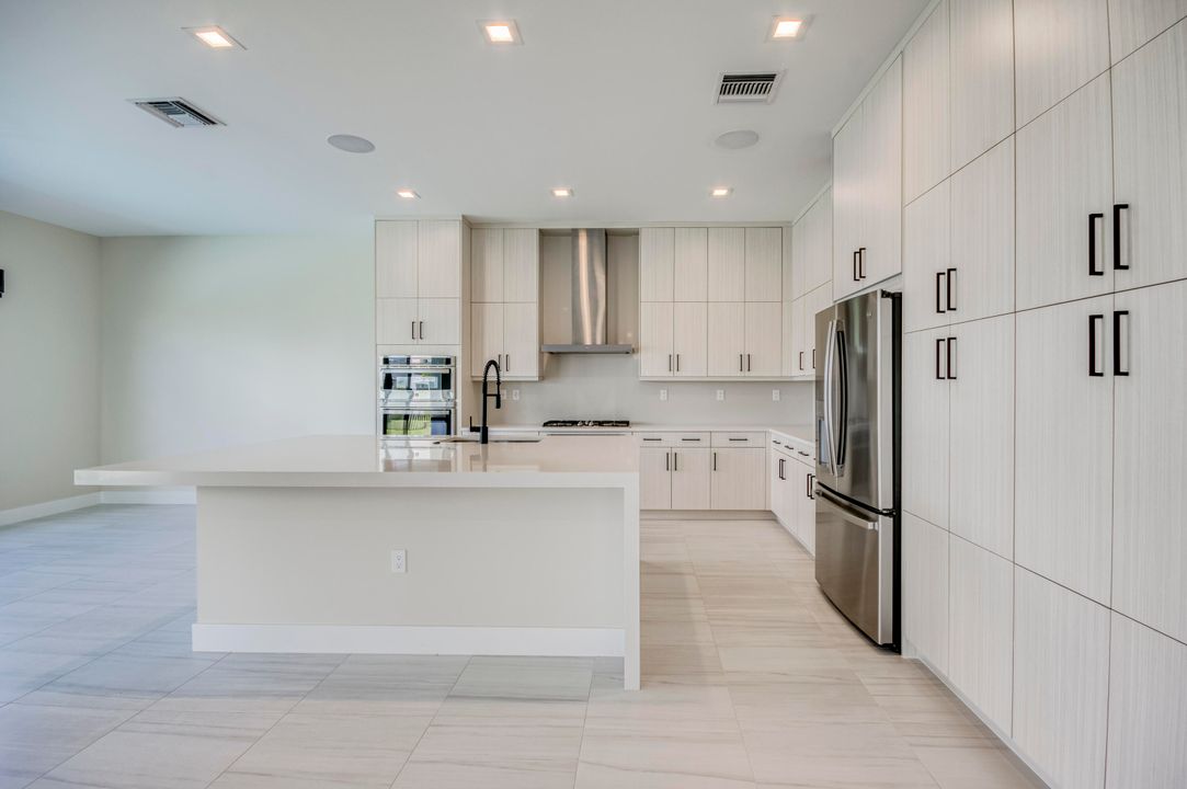 В аренду: $10,000 (4 спален, 5 ванн, 3656 Квадратных фут)