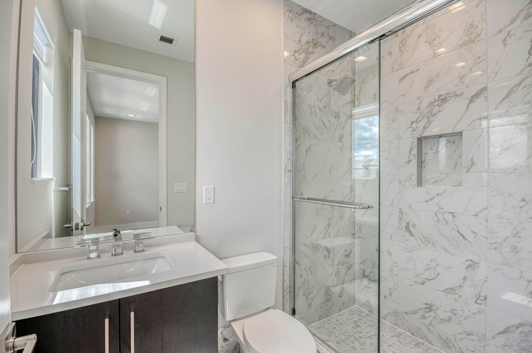 В аренду: $10,000 (4 спален, 5 ванн, 3656 Квадратных фут)