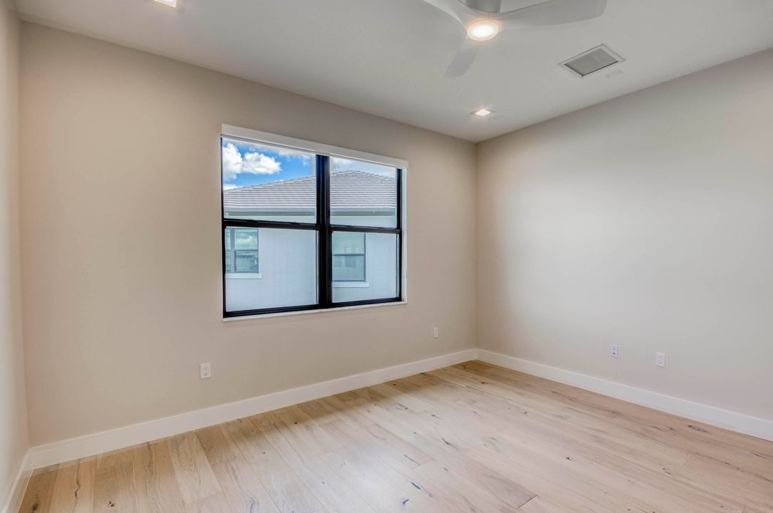 В аренду: $10,000 (4 спален, 5 ванн, 3656 Квадратных фут)