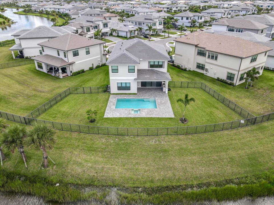 В аренду: $10,000 (4 спален, 5 ванн, 3656 Квадратных фут)