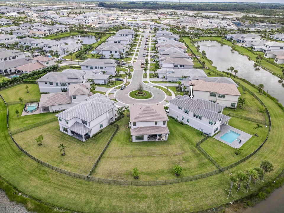 В аренду: $10,000 (4 спален, 5 ванн, 3656 Квадратных фут)