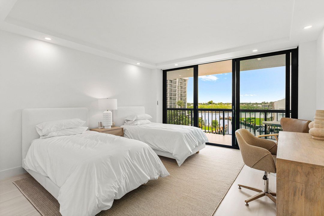 Под контрактом: $10,000 (2 спален, 2 ванн, 1500 Квадратных фут)