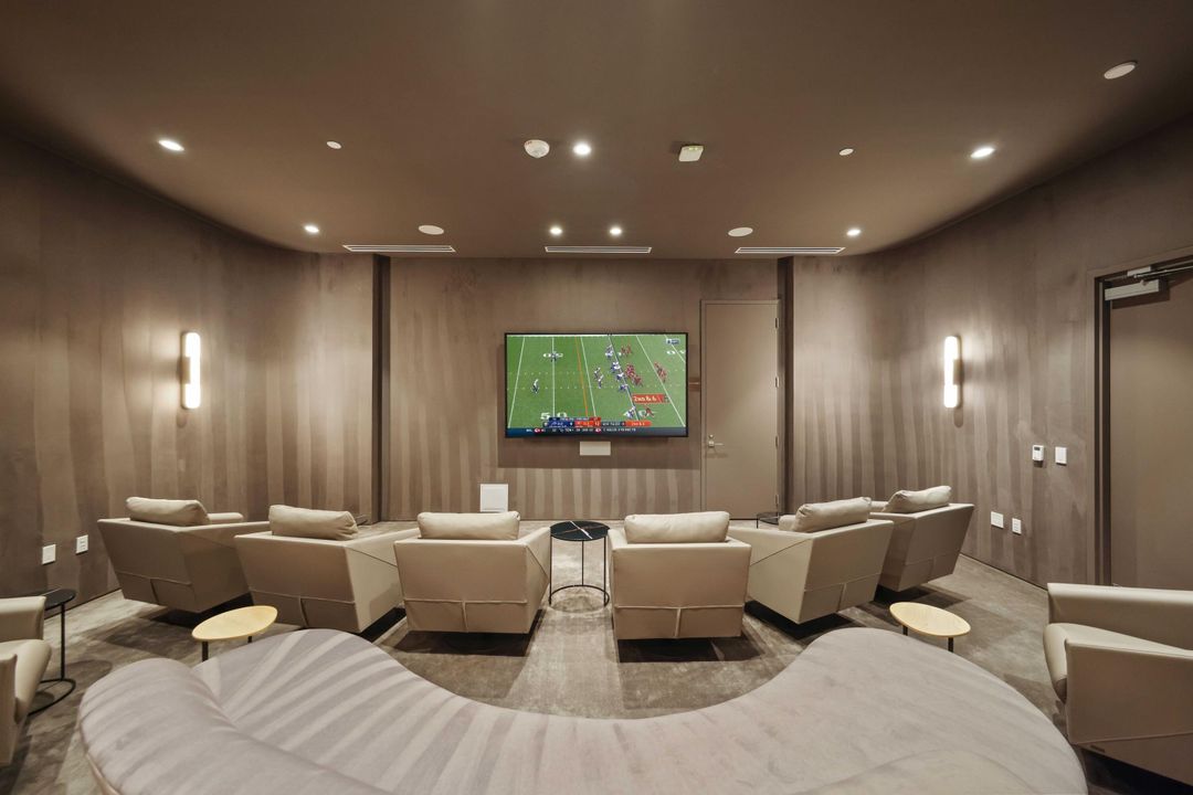 For Sale: $4,850,000 (3 beds, 2 baths, 2561 Square Feet)