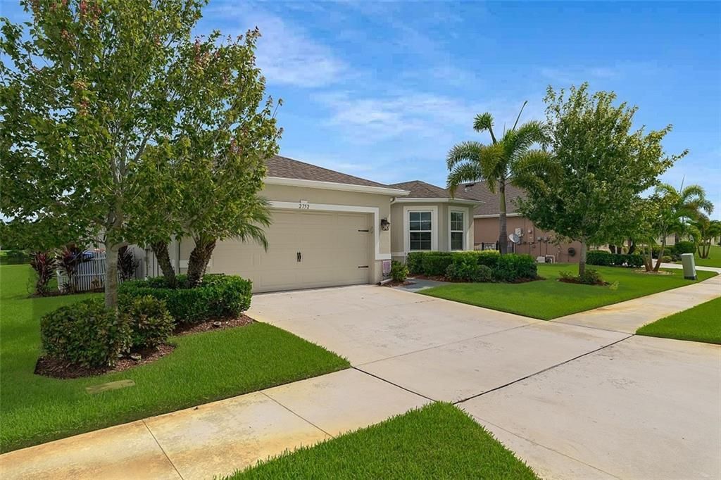 Activo con contrato: $379,900 (3 camas, 2 baños, 1736 Pies cuadrados)