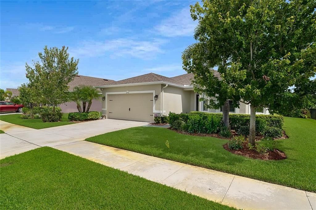 Activo con contrato: $379,900 (3 camas, 2 baños, 1736 Pies cuadrados)