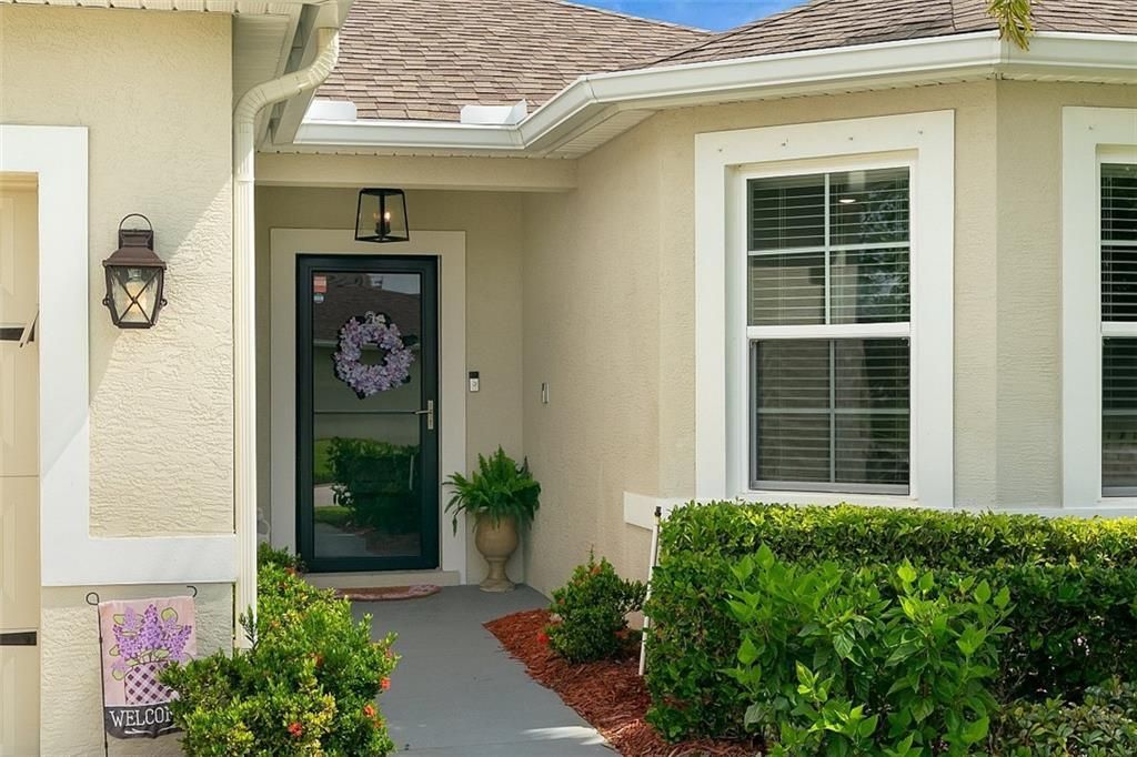 Activo con contrato: $379,900 (3 camas, 2 baños, 1736 Pies cuadrados)