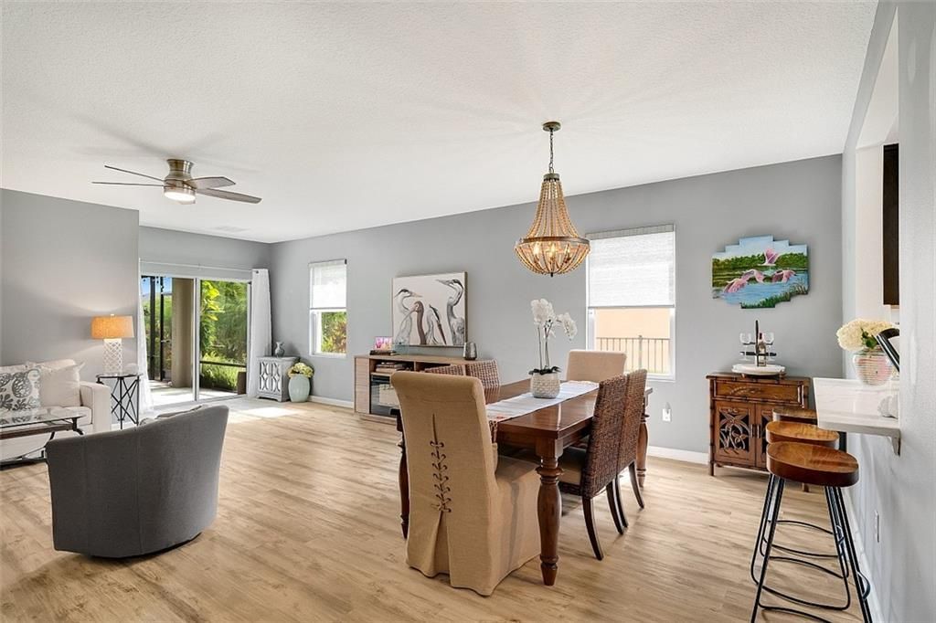 Activo con contrato: $379,900 (3 camas, 2 baños, 1736 Pies cuadrados)