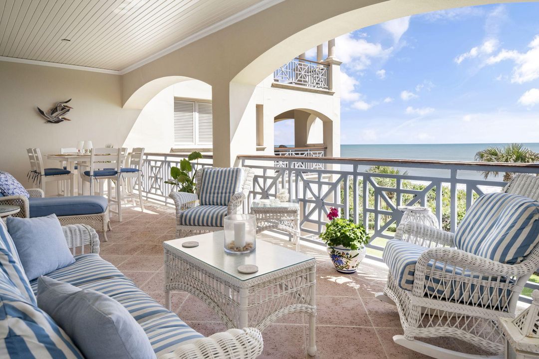 Active With Contract: $2,300,000 (3 beds, 3 baths, 2252 Square Feet)