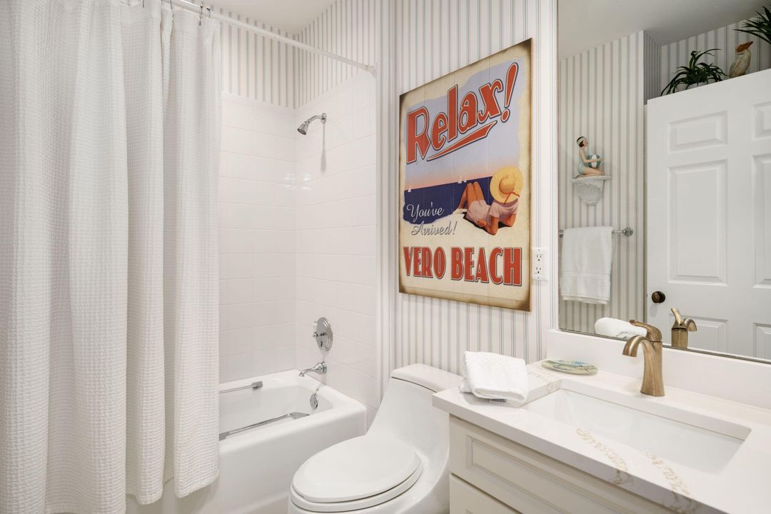 Active With Contract: $2,300,000 (3 beds, 3 baths, 2252 Square Feet)