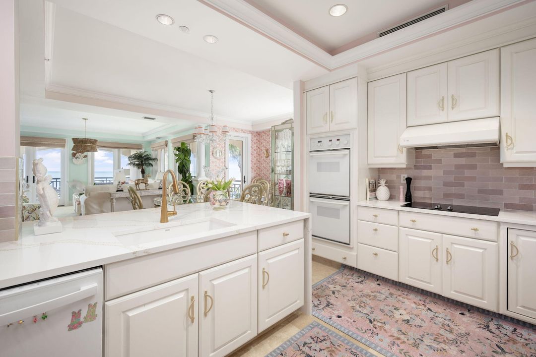 Active With Contract: $2,300,000 (3 beds, 3 baths, 2252 Square Feet)