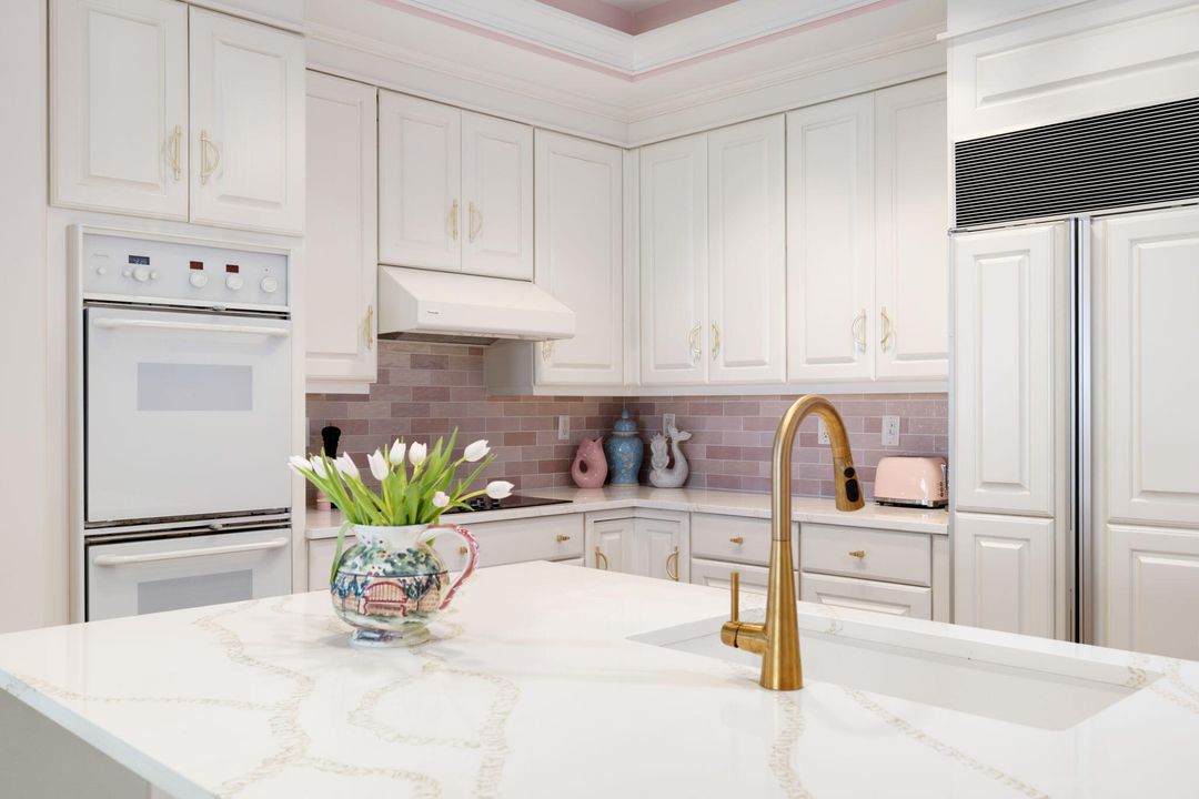 Active With Contract: $2,300,000 (3 beds, 3 baths, 2252 Square Feet)