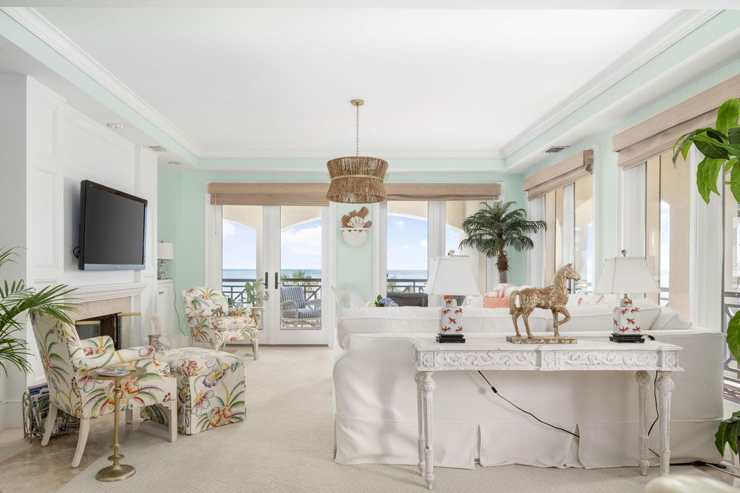 Active With Contract: $2,300,000 (3 beds, 3 baths, 2252 Square Feet)