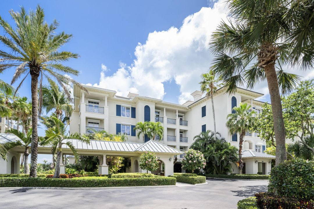 Active With Contract: $2,300,000 (3 beds, 3 baths, 2252 Square Feet)