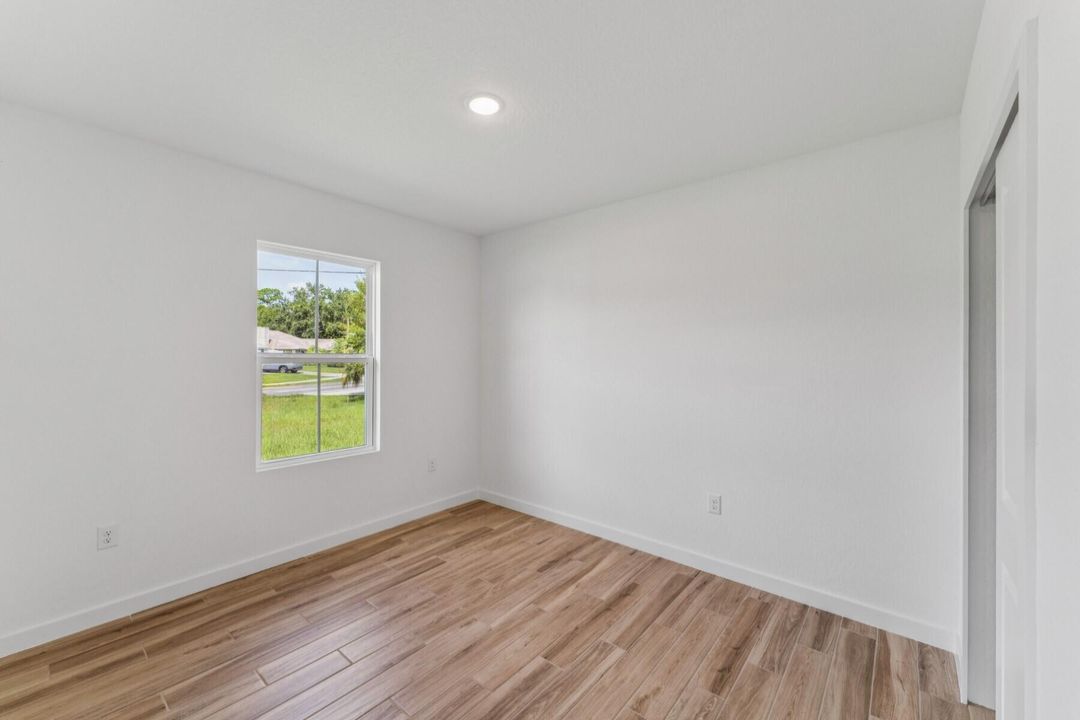 Active With Contract: $519,995 (4 beds, 3 baths, 2094 Square Feet)