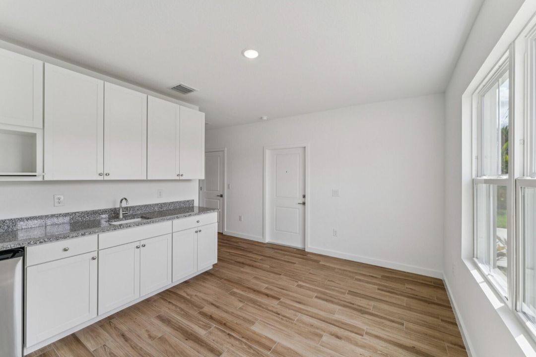 Active With Contract: $519,995 (4 beds, 3 baths, 2094 Square Feet)