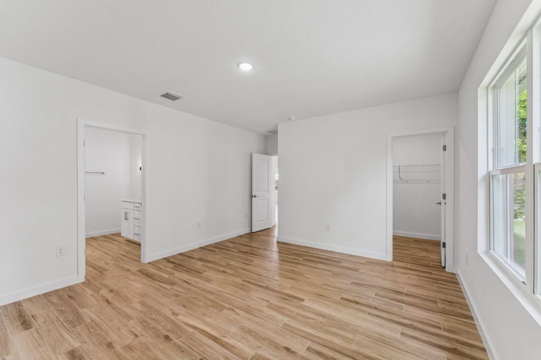 Active With Contract: $519,995 (4 beds, 3 baths, 2094 Square Feet)