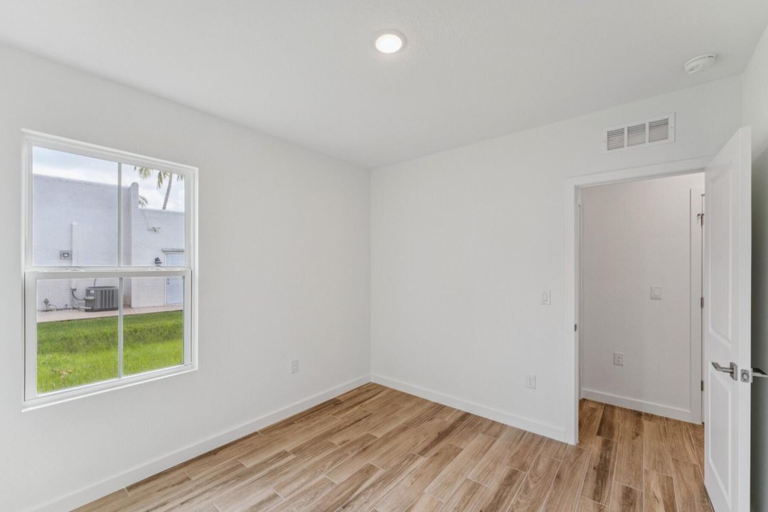 Active With Contract: $519,995 (4 beds, 3 baths, 2094 Square Feet)